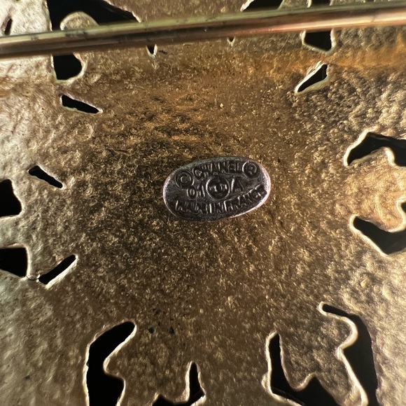 Chanel Snowflake Charm - Picture 5 of 7